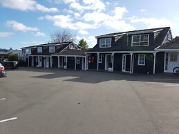 Cottage Mews Motel