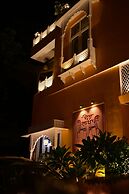 Chitra Katha - A Story Per Stay