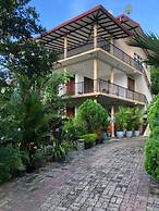 Coral Palm Villa & Apartments