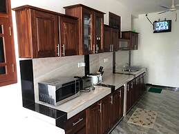 Coral Palm Villa & Apartments