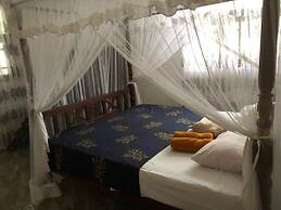 Coral Palm Villa & Apartments