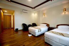 Famous Hotel Bagan