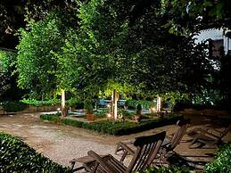 Caserío de Lobones