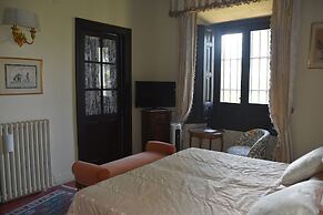 Caserío de Lobones
