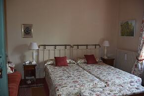 Caserío de Lobones