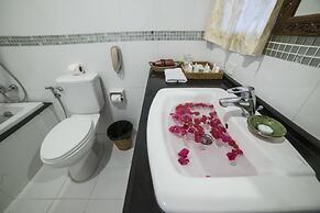 Gracious Bagan Hotel