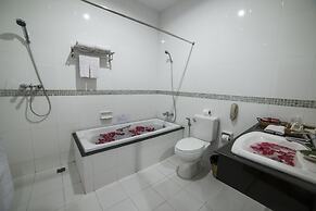 Gracious Bagan Hotel