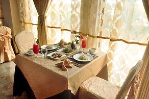 Gracious Bagan Hotel