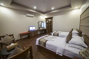 Gracious Bagan Hotel