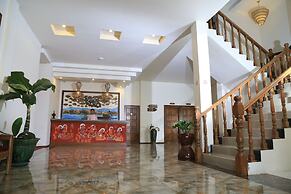 Gracious Bagan Hotel