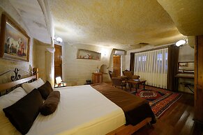 Harman Cave Hotel