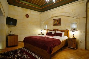 Harman Cave Hotel