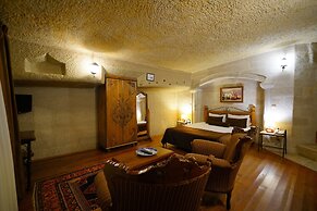 Harman Cave Hotel