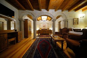 Harman Cave Hotel