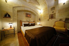 Harman Cave Hotel