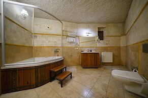 Harman Cave Hotel