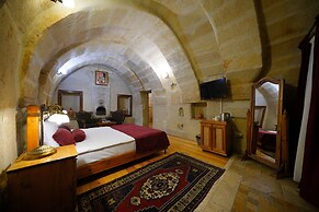 Harman Cave Hotel