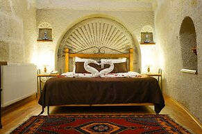 Harman Cave Hotel