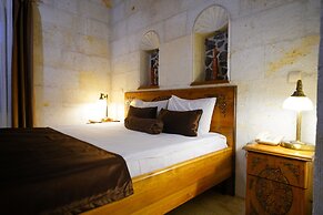Harman Cave Hotel