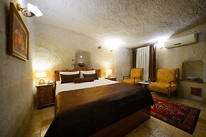 Harman Cave Hotel