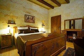 Harman Cave Hotel