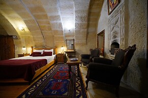 Harman Cave Hotel