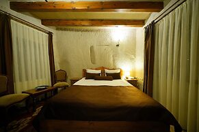 Harman Cave Hotel