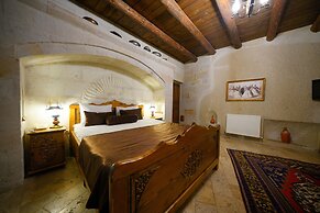 Harman Cave Hotel