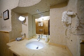 Harman Cave Hotel