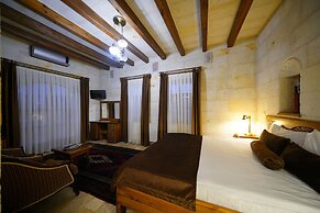 Harman Cave Hotel