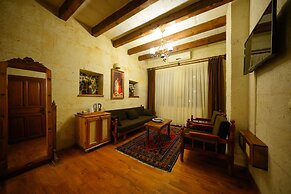 Harman Cave Hotel