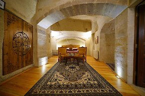 Harman Cave Hotel