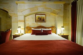 Harman Cave Hotel
