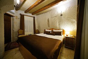 Harman Cave Hotel