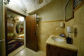 Harman Cave Hotel