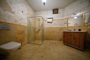 Harman Cave Hotel