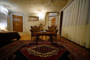 Harman Cave Hotel
