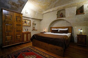Harman Cave Hotel