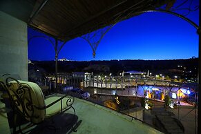 Harman Cave Hotel