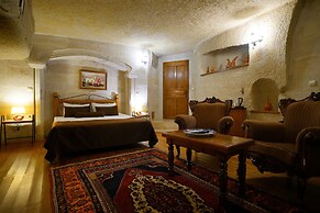 Harman Cave Hotel