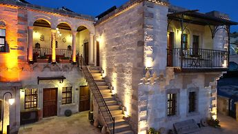 Harman Cave Hotel