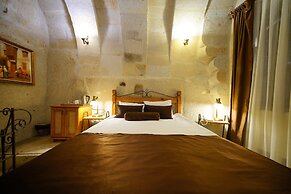 Harman Cave Hotel