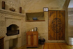Harman Cave Hotel