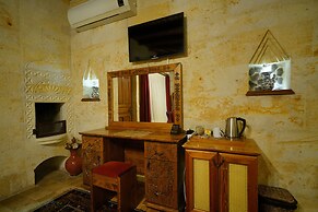 Harman Cave Hotel