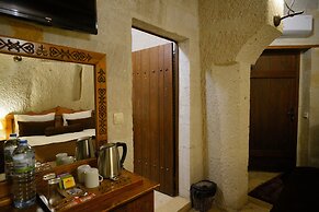 Harman Cave Hotel