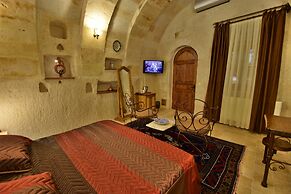 Harman Cave Hotel