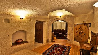 Harman Cave Hotel