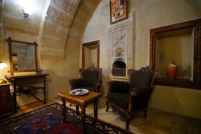Harman Cave Hotel