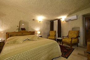Harman Cave Hotel