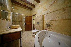 Harman Cave Hotel